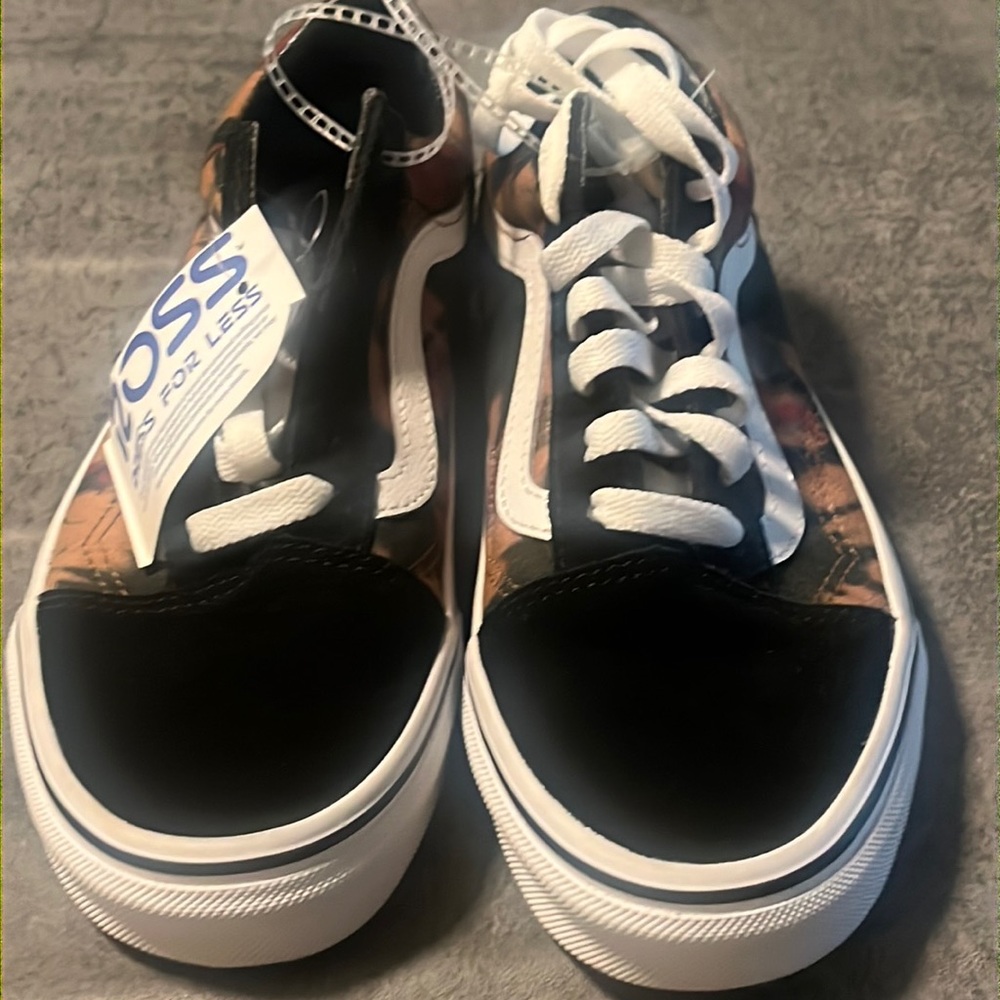 VANS - Picture 2 of 5